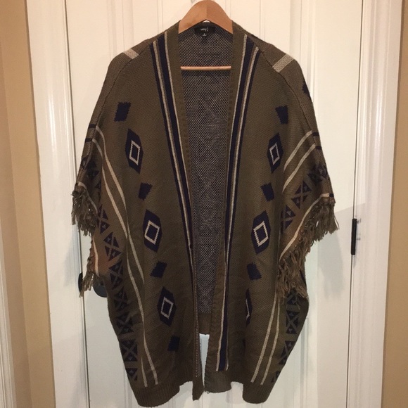 Very J women’s Small Boho Poncho Cover-Up, Southwestern Vibe, Tribal pattern - Picture 16 of 16